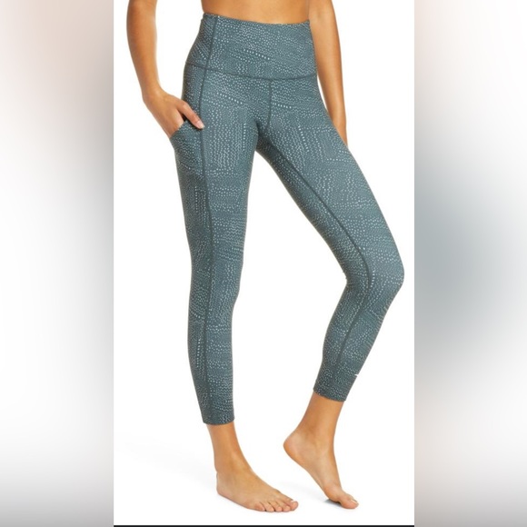 Zella Workout Set Bundle - Picture 3 of 4